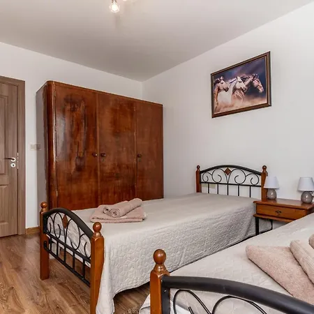 за гости во1 בורגאס